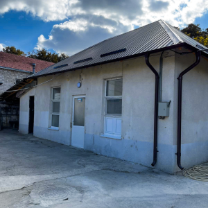 Acoperiș nou si reparație a finisajelor interioare la un bloc al Grădiniței nr. 12