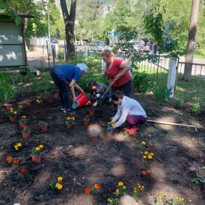 Activități de salubrizare a teritoriilor instituțiilor educaționale din 2 mai